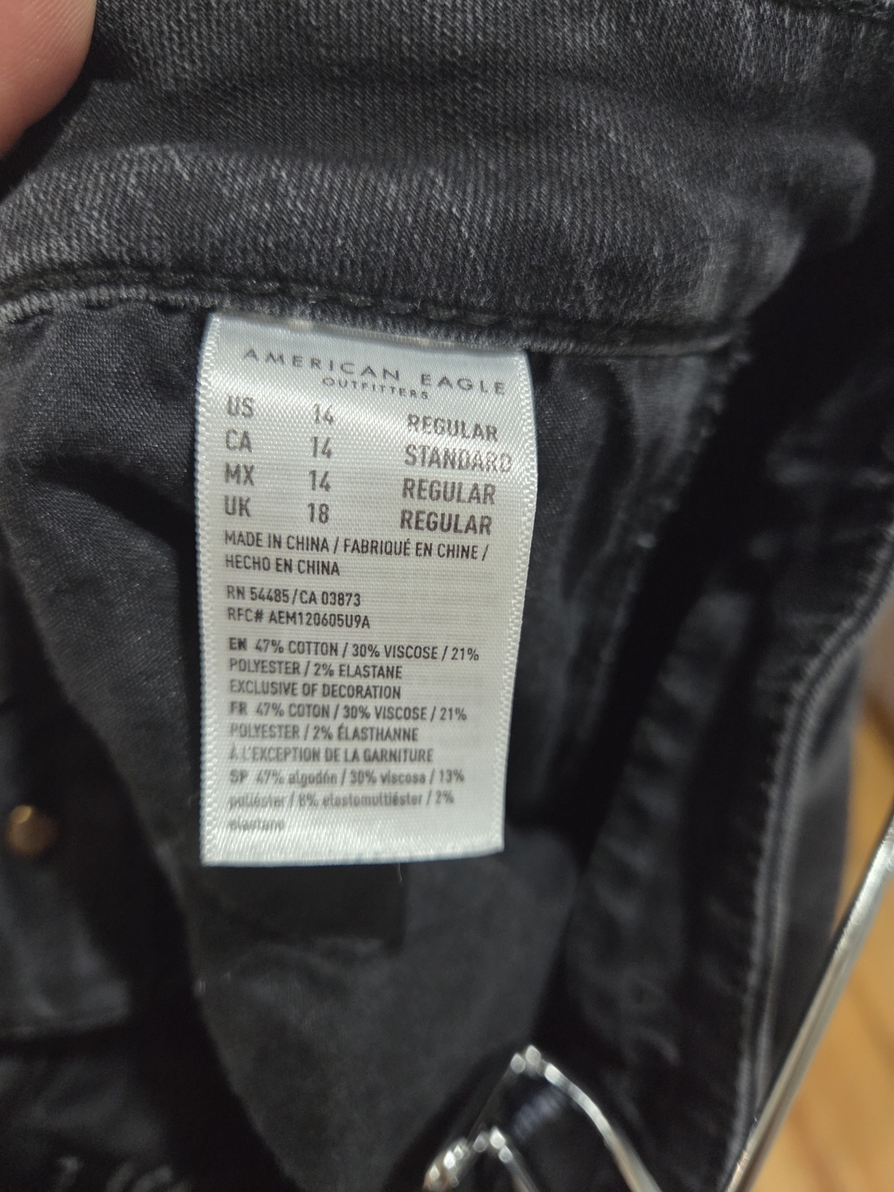 American Eagle Outfitters Black Distressed Skinny Jeans - Picture 3 of 4